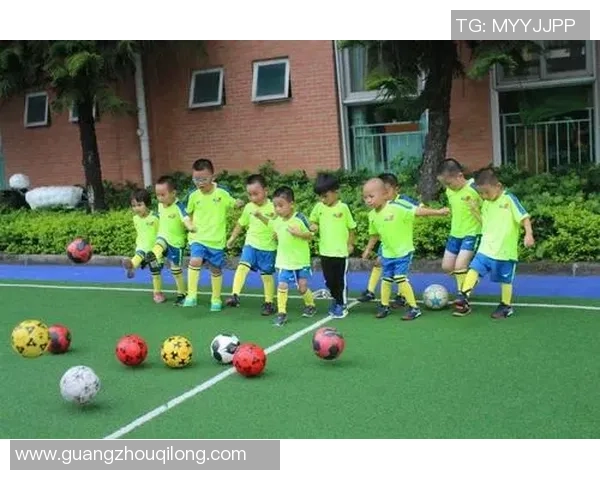 万达足球幼儿园助力孩子成长培养足球梦想与团队精神